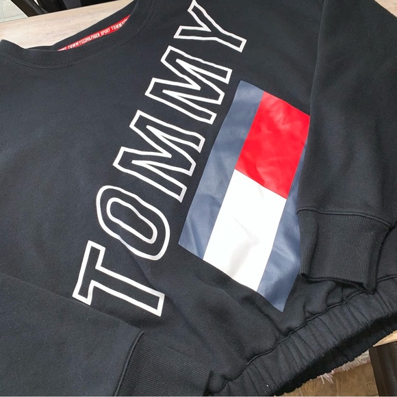 Tommy Hilfiger Black Cropped Long Sleeve Sweatshirt - Picture 8 of 9
